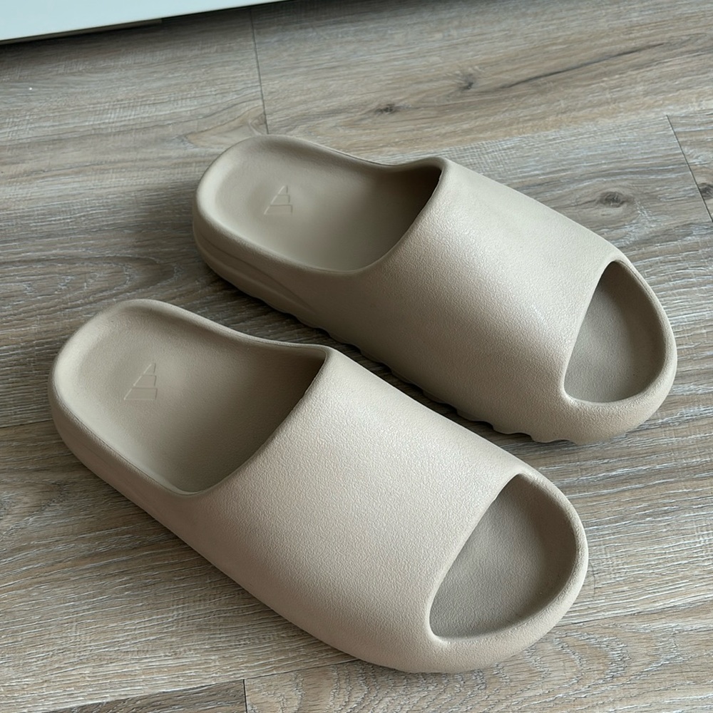 Men’s Yeezy Slides